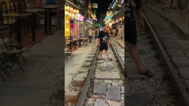 ハノイのトレインストリートを散策 #hanoi #vietnam #trainstreet #ハノイ #トレインストリート #ベトナム