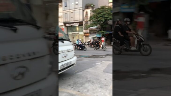 ベトナム旅行🇻🇳ハノイ駅前の通りのバイクラッシュ/ハノイ旧市街/街歩き #海外旅行 #ベトナム旅行 #vietnam