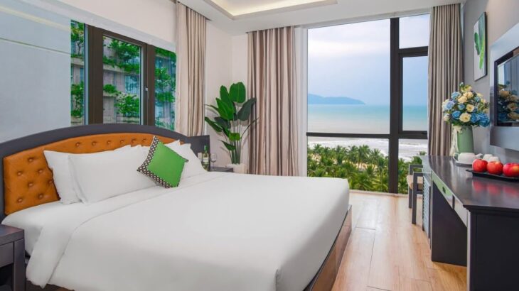 $17 OCEAN VIEW Hotel in Da Nang Vietnam 🇻🇳 | Best Cheap Beach Hotel ?