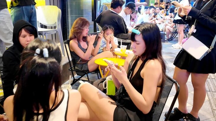 Vietnam Nightlife 2025| Night Walk toExplore Ho Chi Minh City On The Weekend