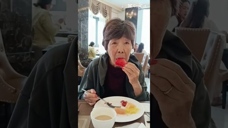 美代ちゃん モーニング2 #おばあちゃん #mukbang #ダナン旅行 #もぐもぐ＃介護#孫#food #海外旅行#ベトナム #danang