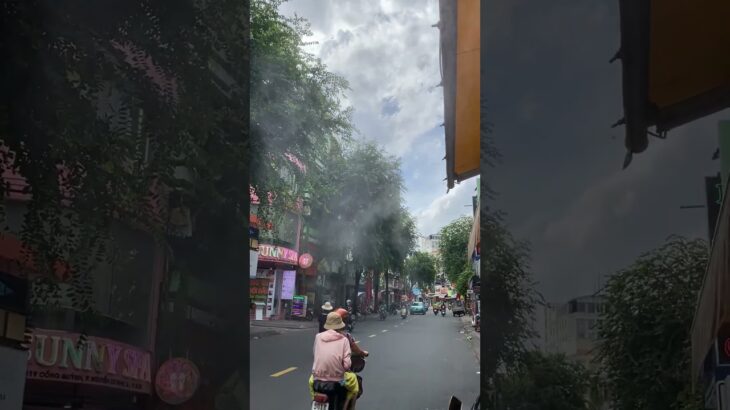 ホーチミン市の店の軒先のミスト