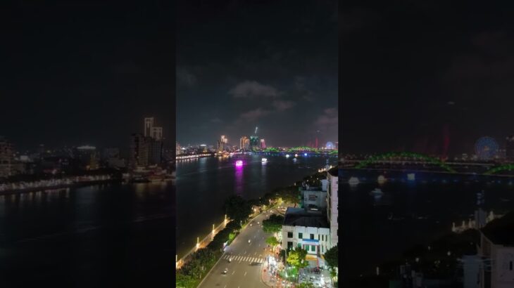 Tourist boat on the Han River in Da Nang（ダナンのハン川の観光船）